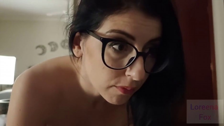 Loreena Fox – Stealing Moms Panties